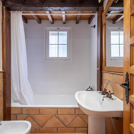 Rural En Dilar Con Piscina Privada Granada
